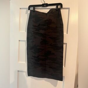 Sanctuary Midi Camo Skirt in Size S